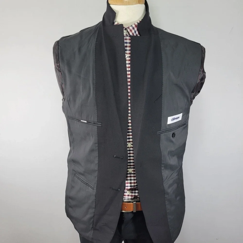 Calvin Klein Men's Sport Coat Blazer Two Button Black Wool Elastane Size 40R‎